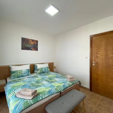 Anita A 25 Pool View Sunny סאני ביץ'