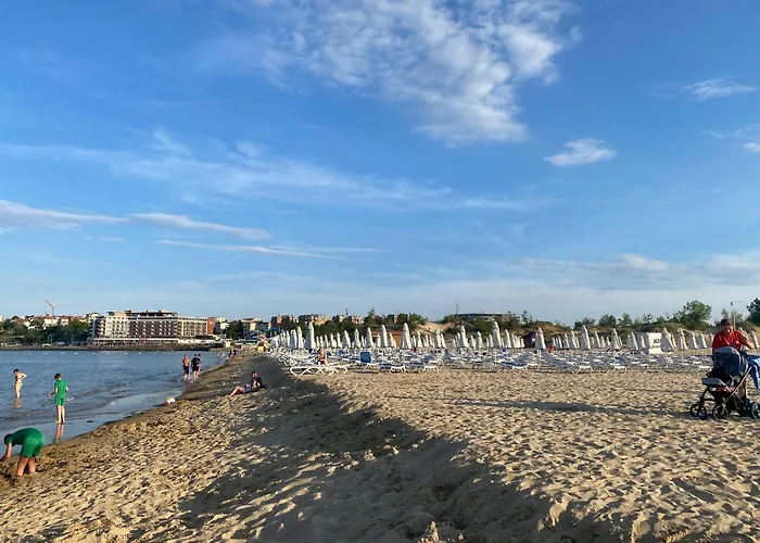 Anita A 25 Pool View Sunny